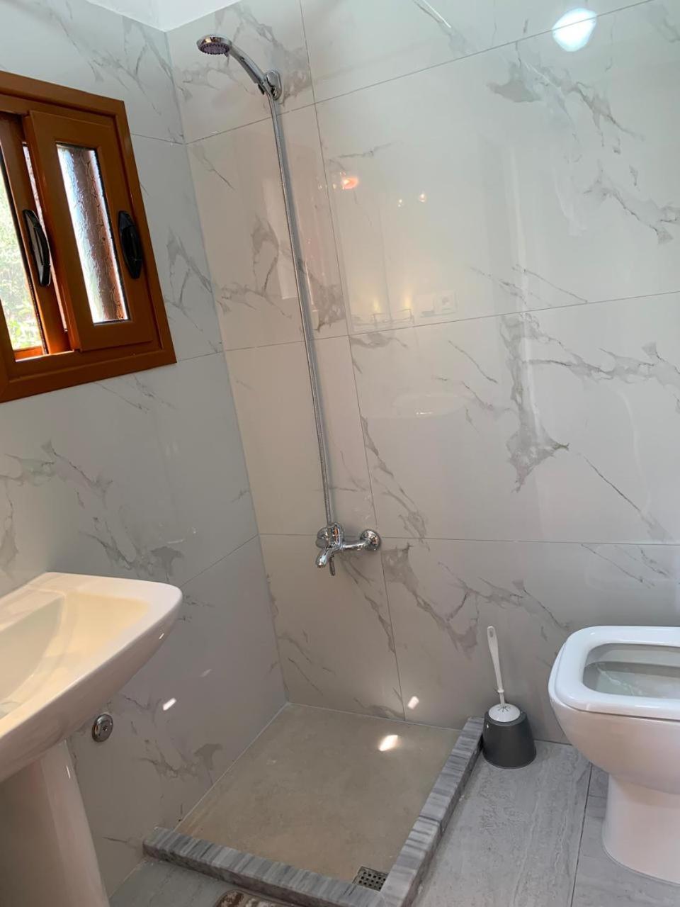 Rama Guest House Берат Экстерьер фото
